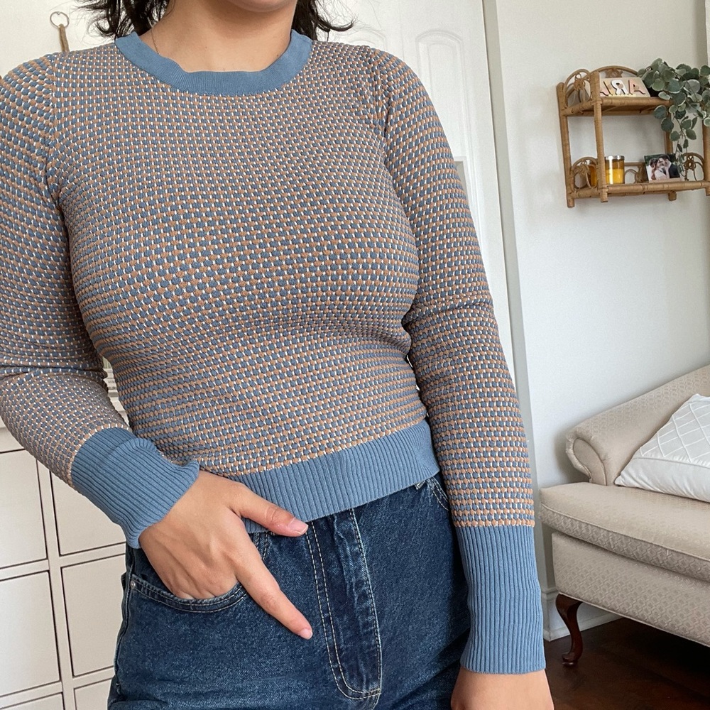 Zara Sweater - Picture 2 of 3